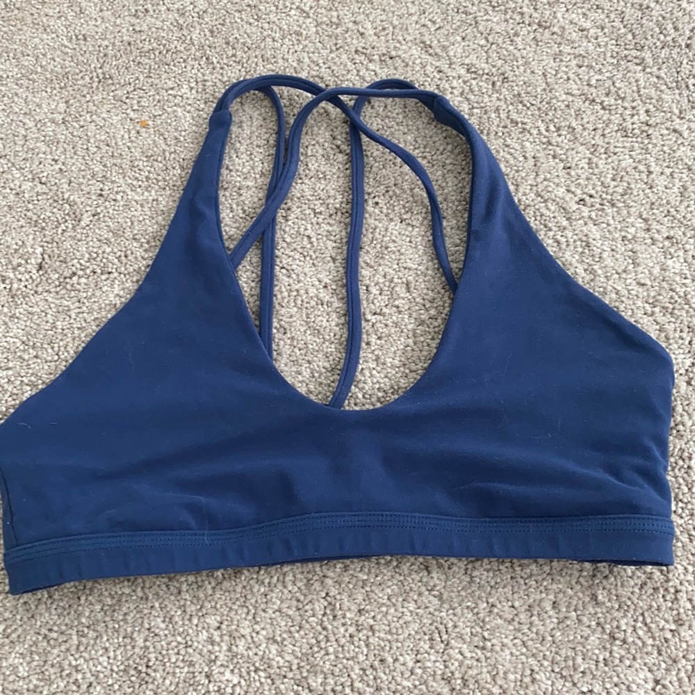 Lululemon sports bra size 6